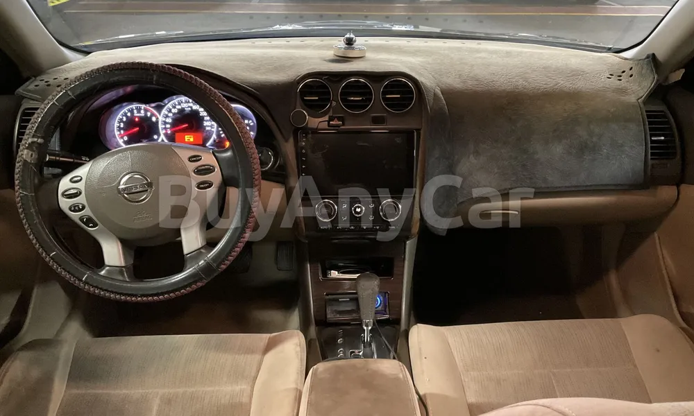Vehicle photo 8