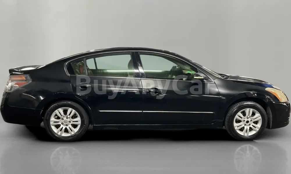 Vehicle photo 3