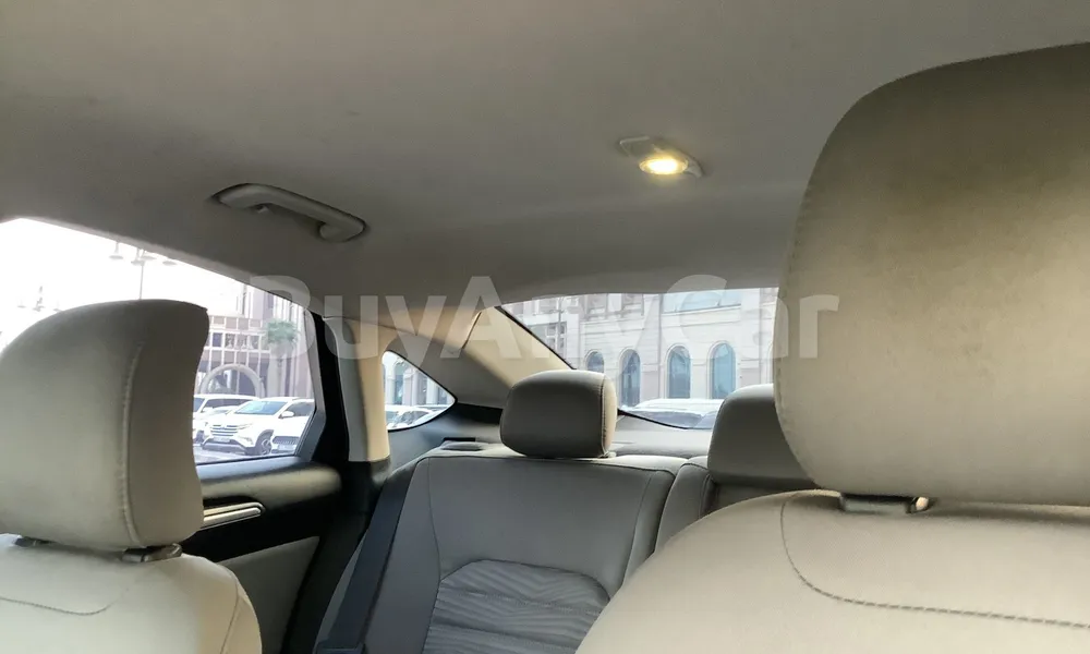 Vehicle photo 9