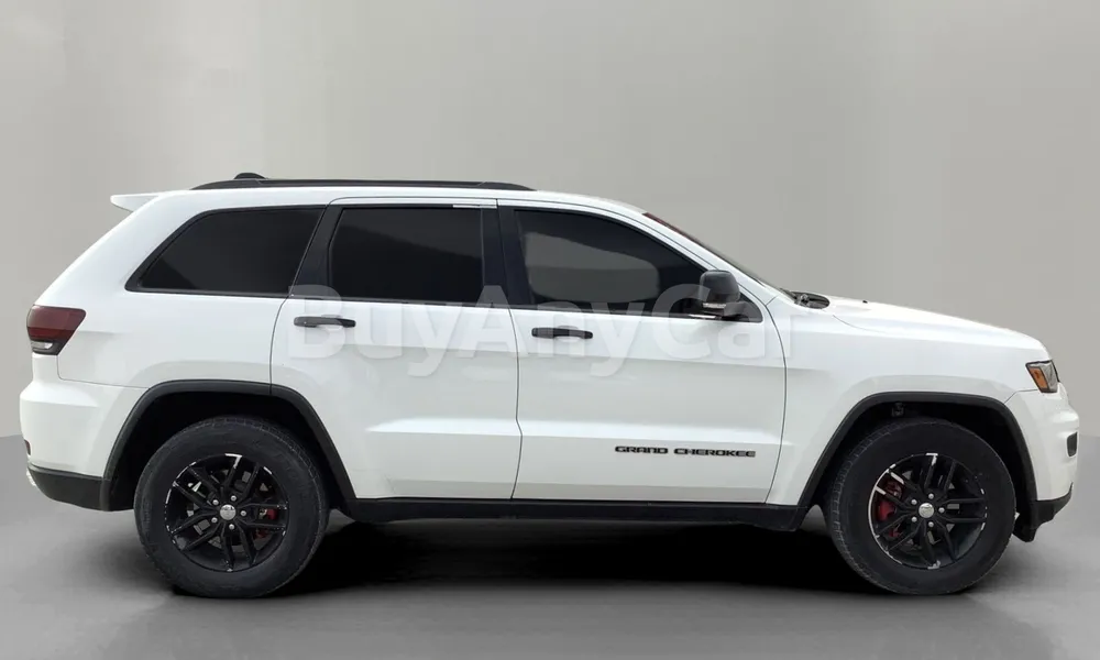 Vehicle photo 4