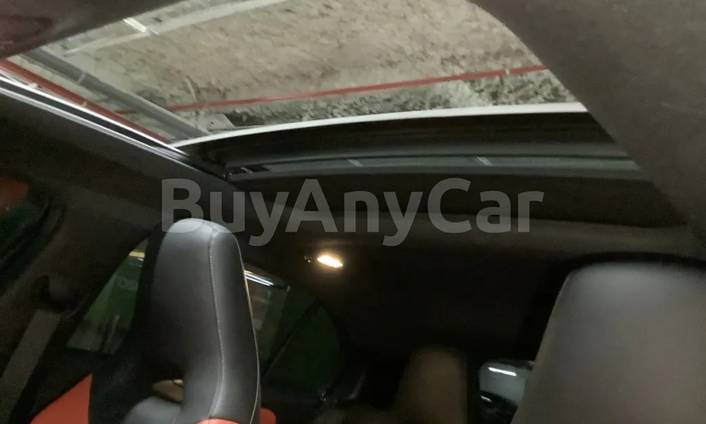 Vehicle photo 9
