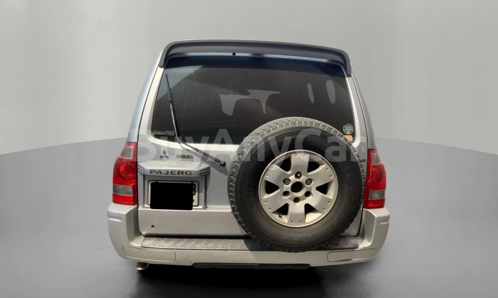 Vehicle photo 2