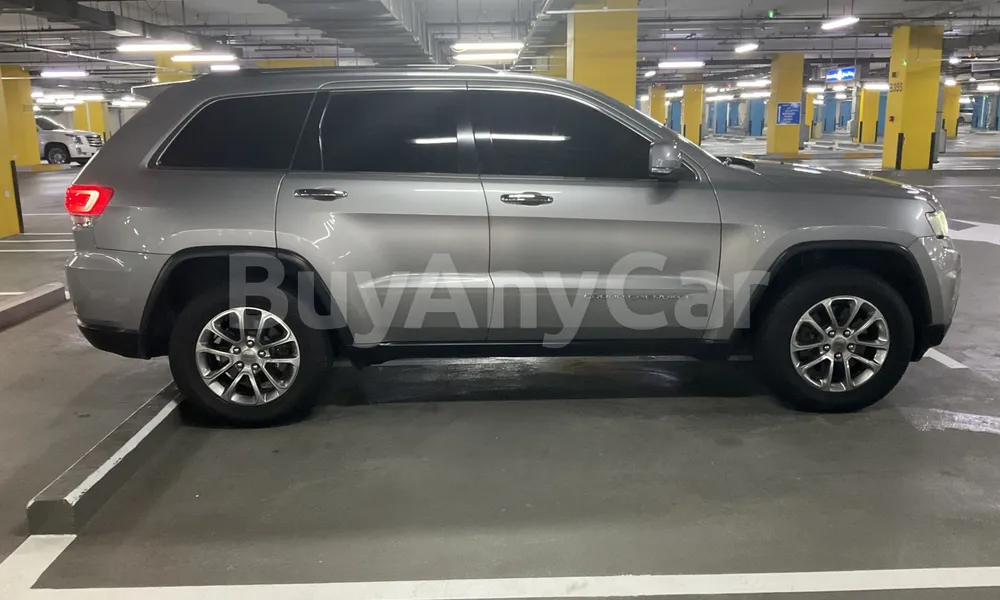 Vehicle photo 3