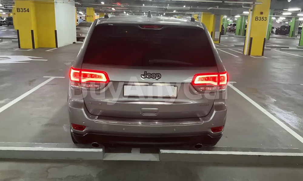 Vehicle photo 2