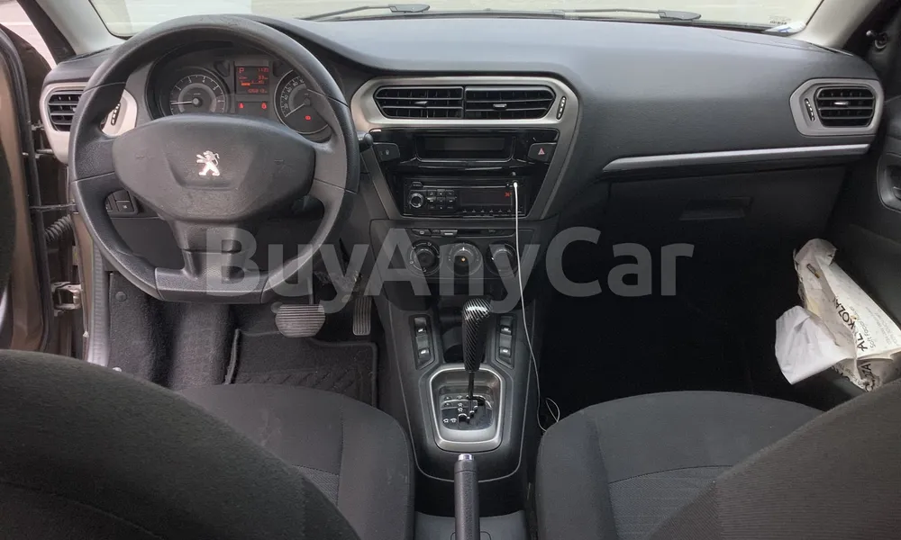 Vehicle photo 8