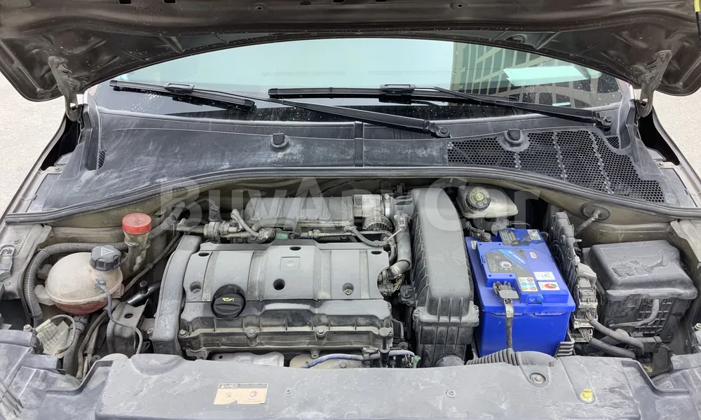 Vehicle photo 6