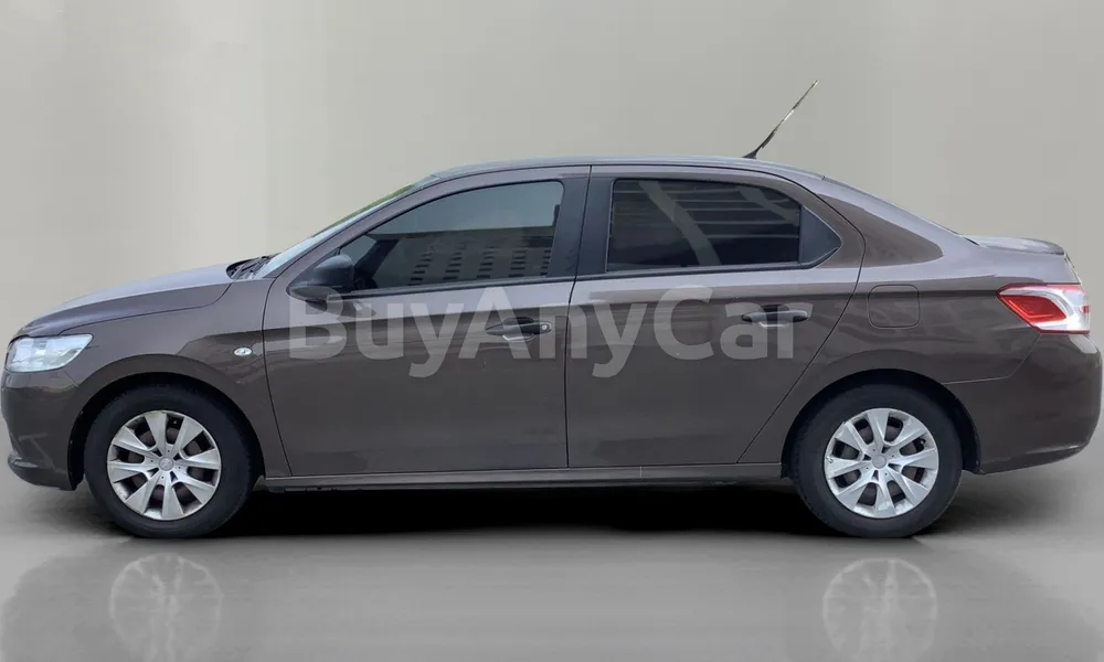 Vehicle photo 4