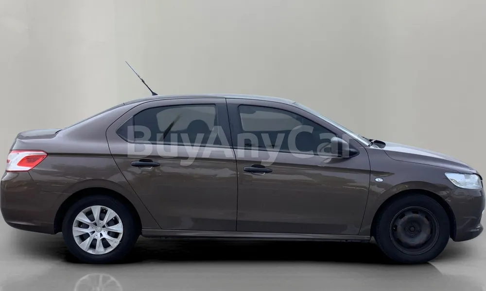 Vehicle photo 3