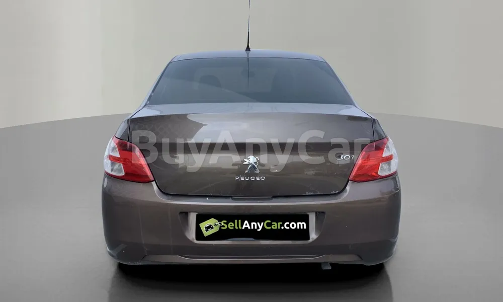 Vehicle photo 2
