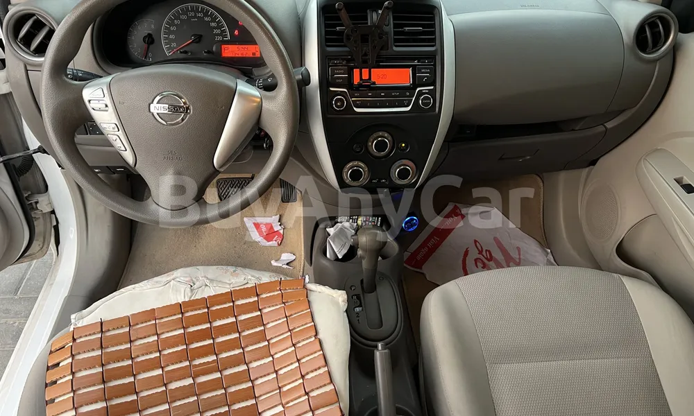 Vehicle photo 8