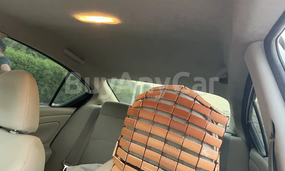 Vehicle photo 9