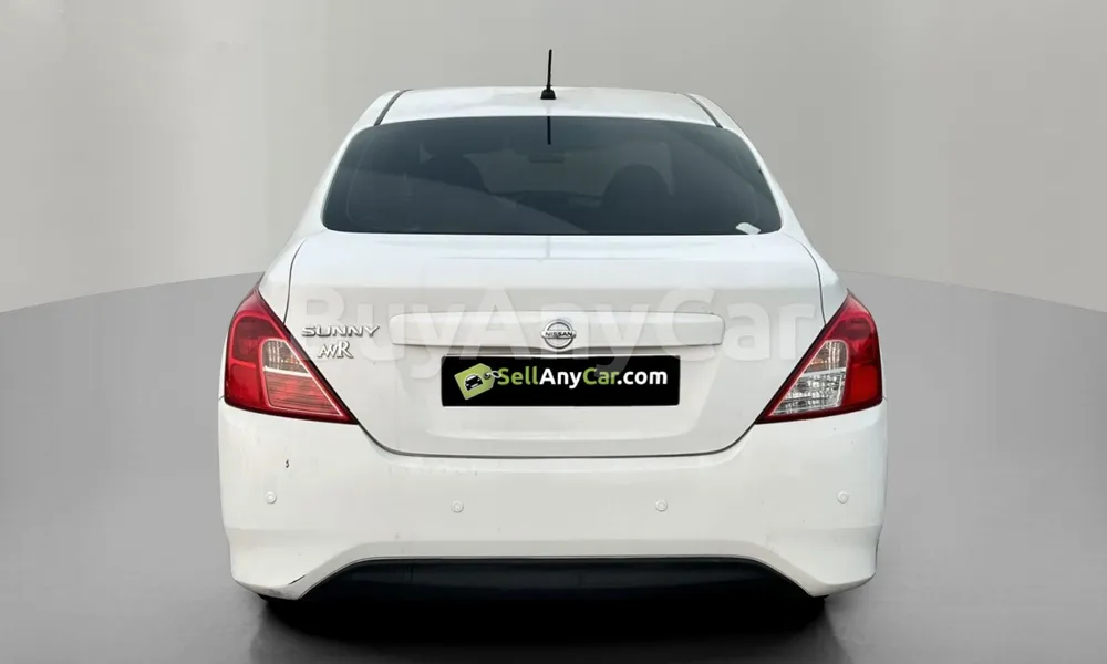 Vehicle photo 2