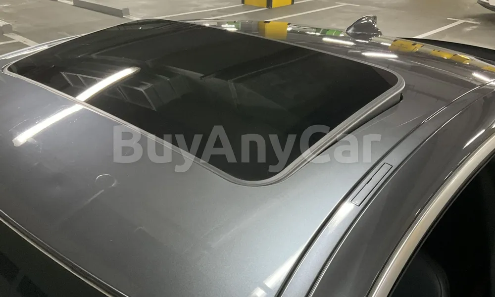 Vehicle photo 5