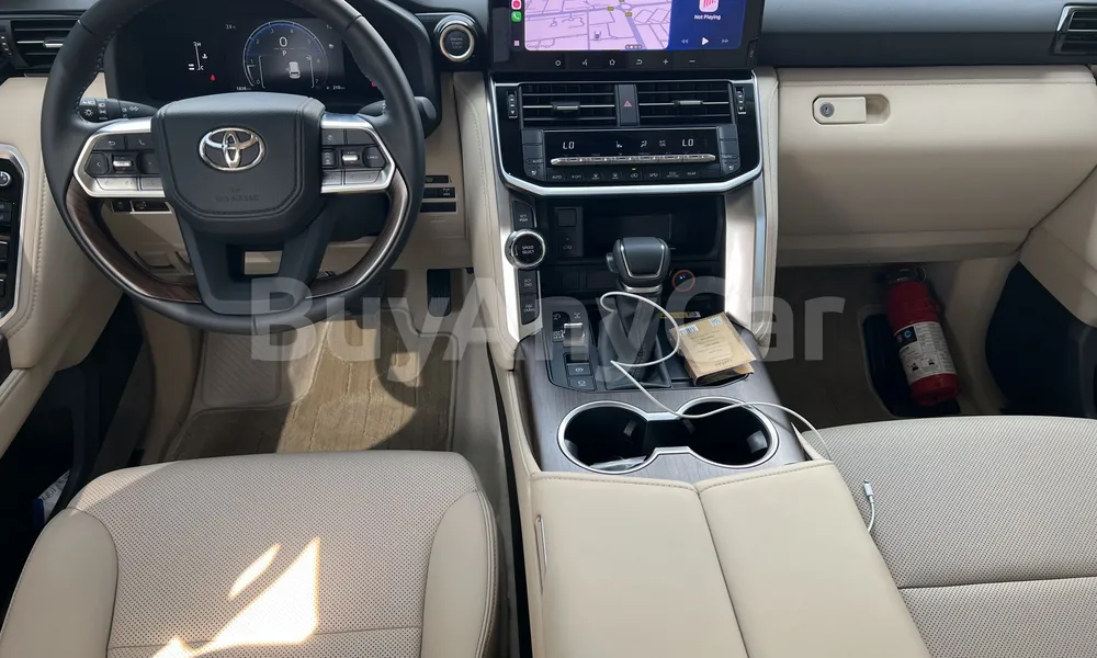 Vehicle photo 9