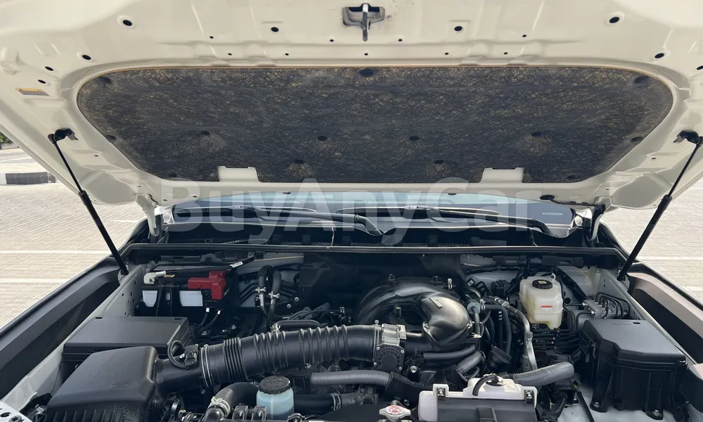 Vehicle photo 6