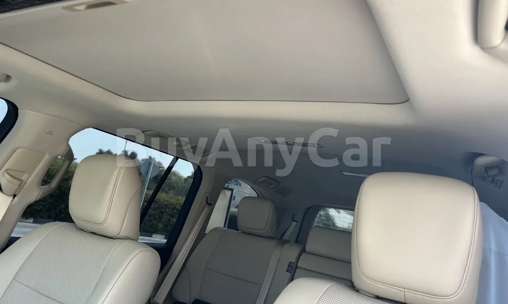 Vehicle photo 8