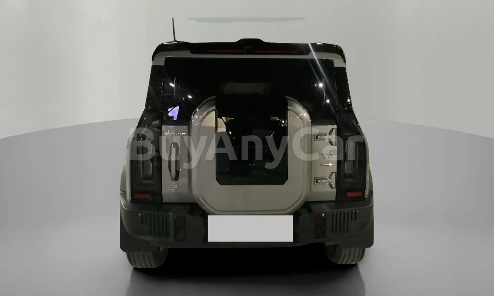 Vehicle photo 2