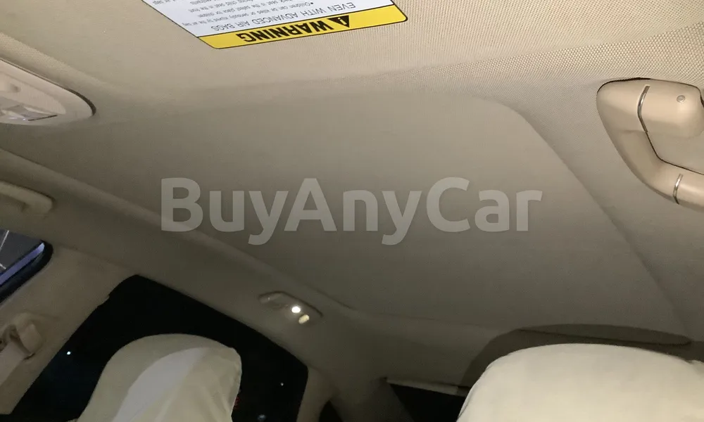 Vehicle photo 9
