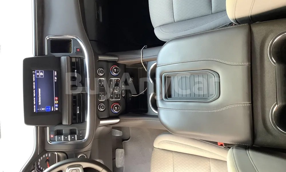 Vehicle photo 8