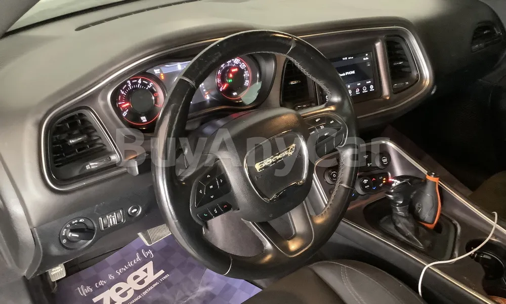Vehicle photo 9
