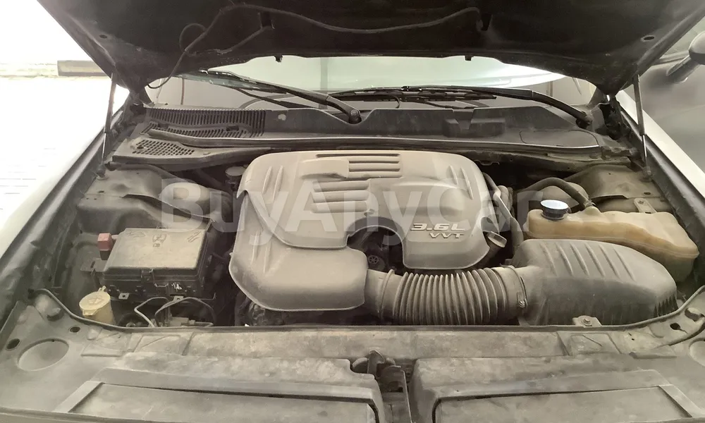 Vehicle photo 6