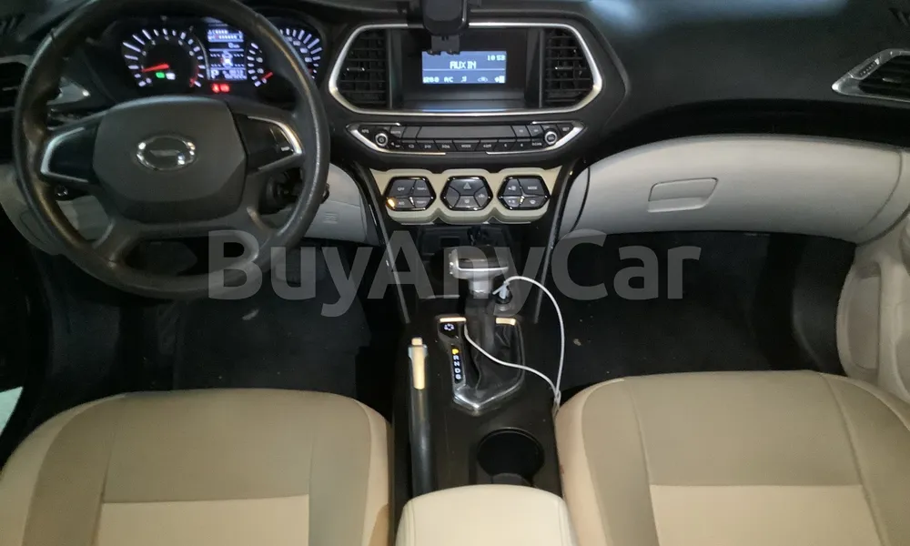Vehicle photo 7