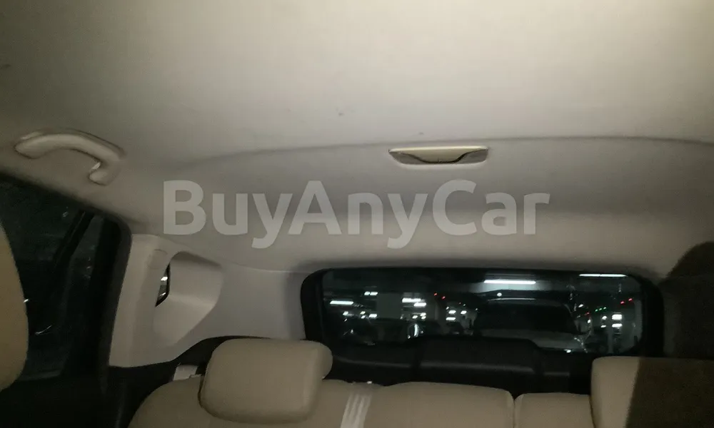 Vehicle photo 9