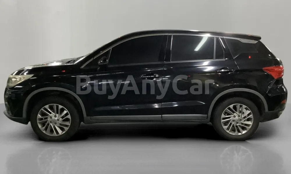 Vehicle photo 4