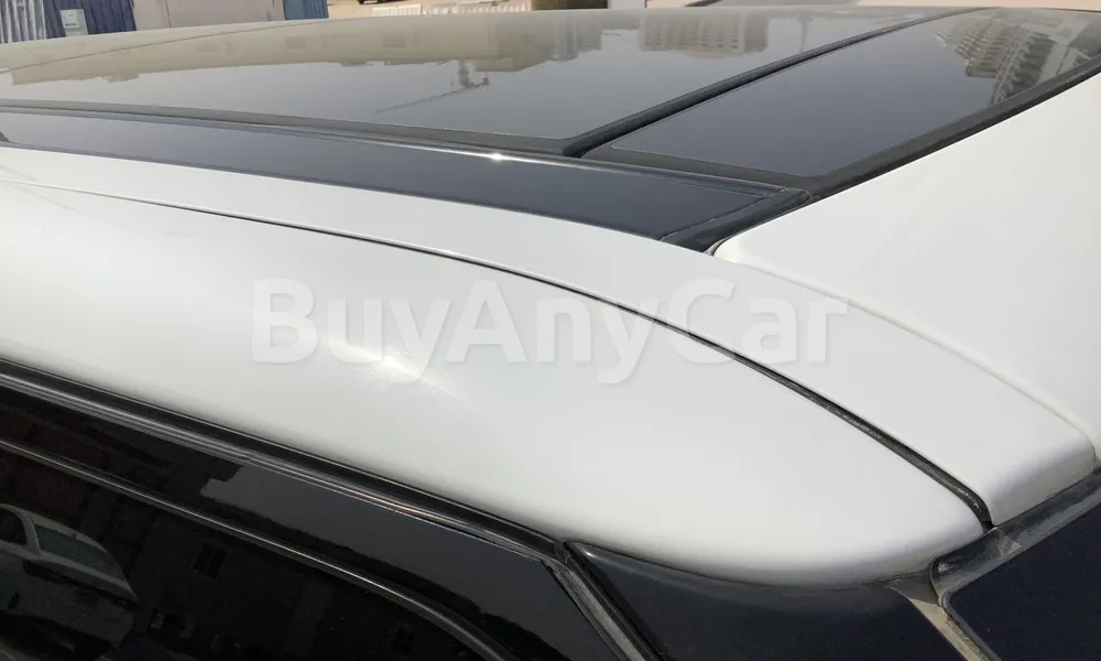 Vehicle photo 5