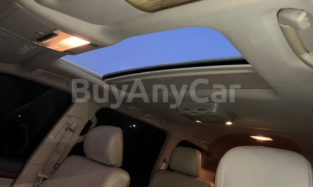 Vehicle photo 7