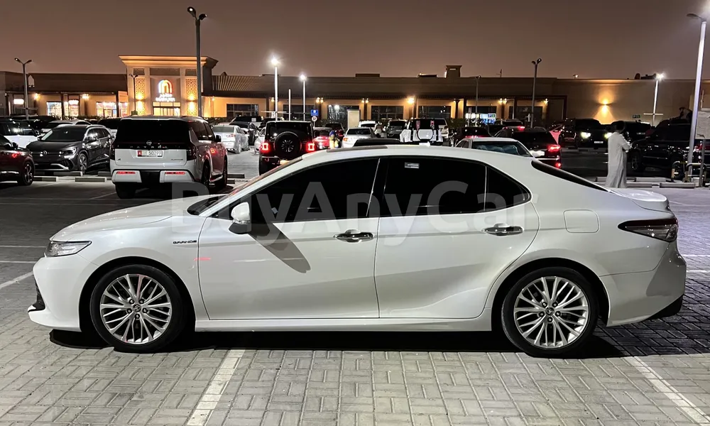 Vehicle photo 4