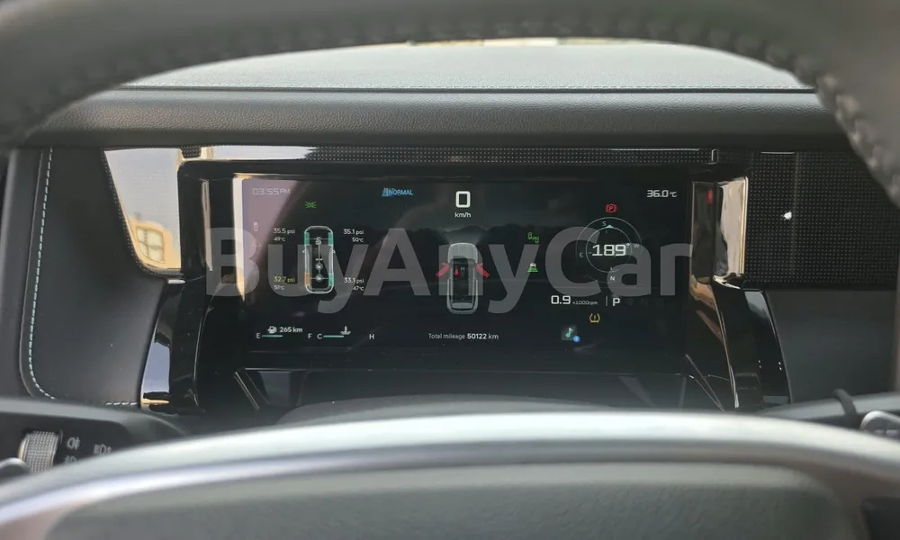Vehicle photo 6