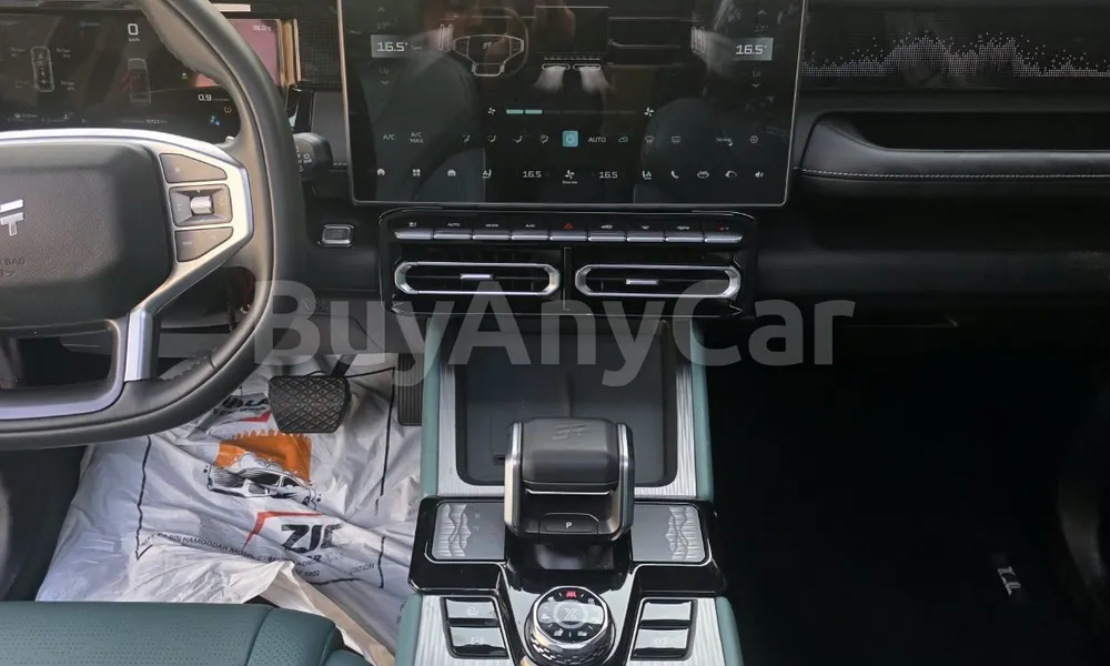 Vehicle photo 9