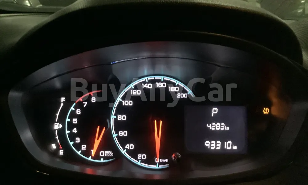 Vehicle photo 8