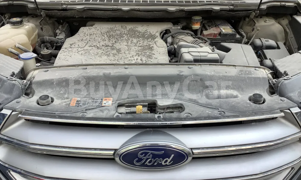 Vehicle photo 6