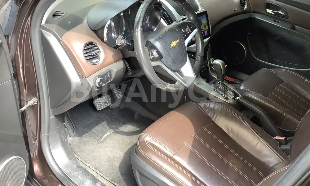 Vehicle photo 9