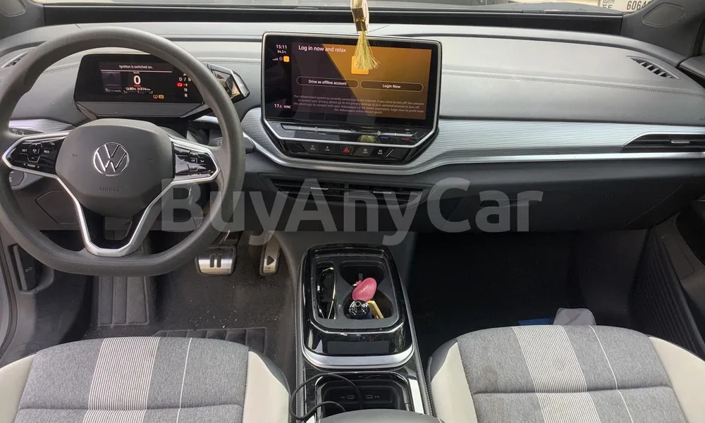 Vehicle photo 10