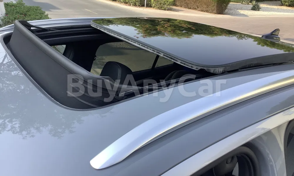 Vehicle photo 6