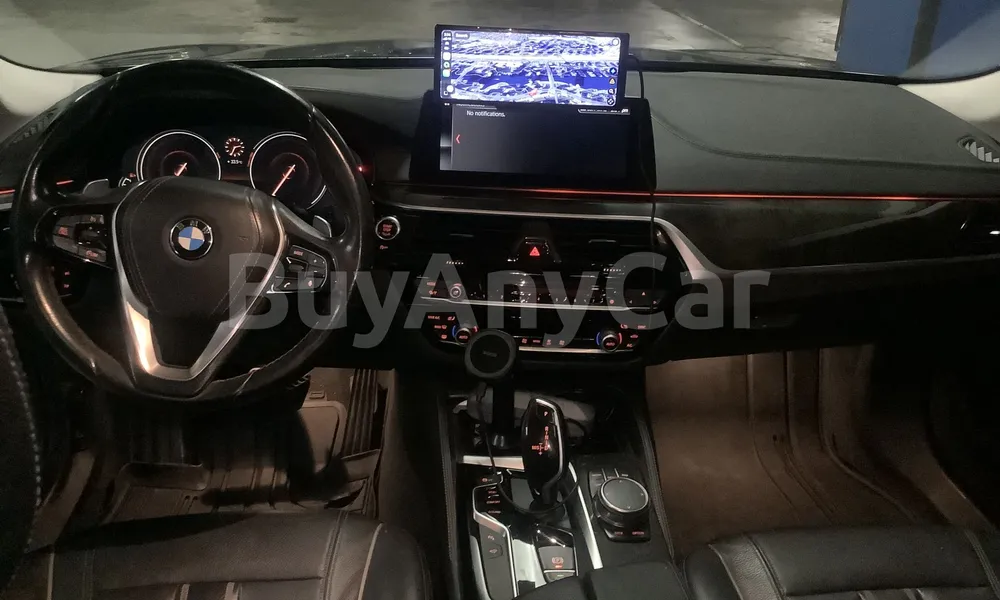 Vehicle photo 8