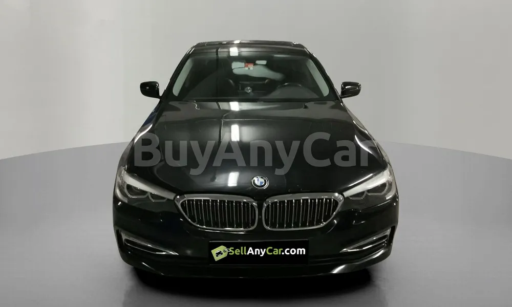 Vehicle photo 1