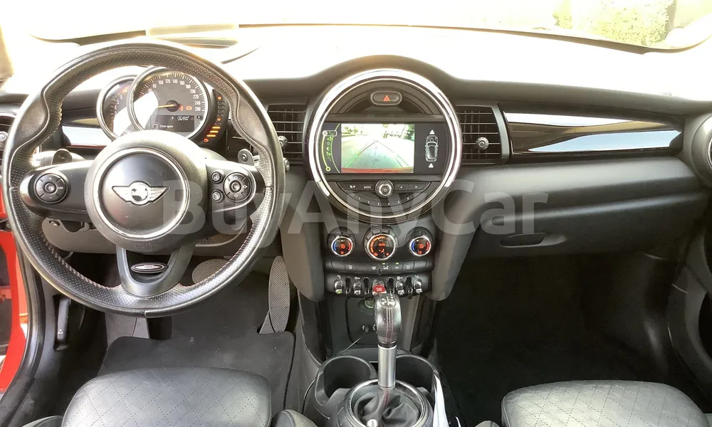 Vehicle photo 7