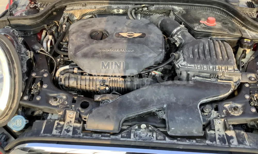 Vehicle photo 6