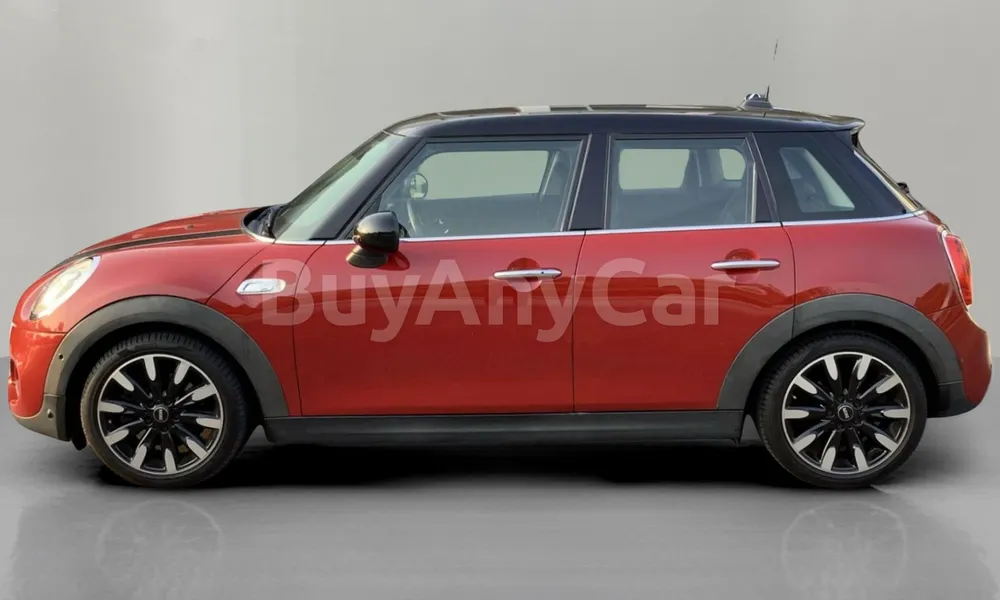 Vehicle photo 4