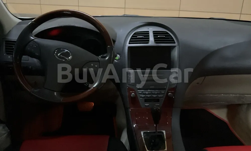 Vehicle photo 6