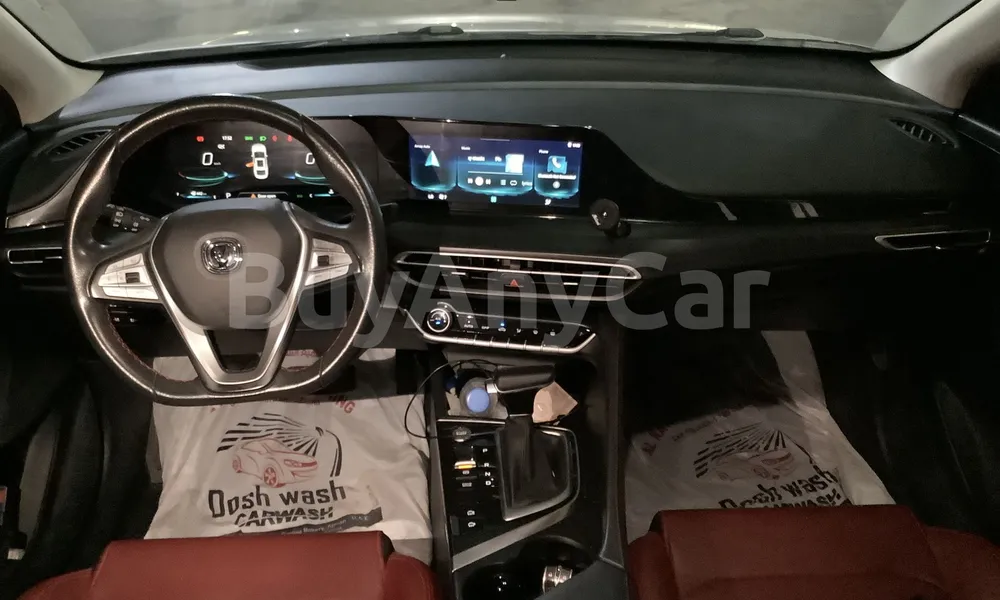 Vehicle photo 7