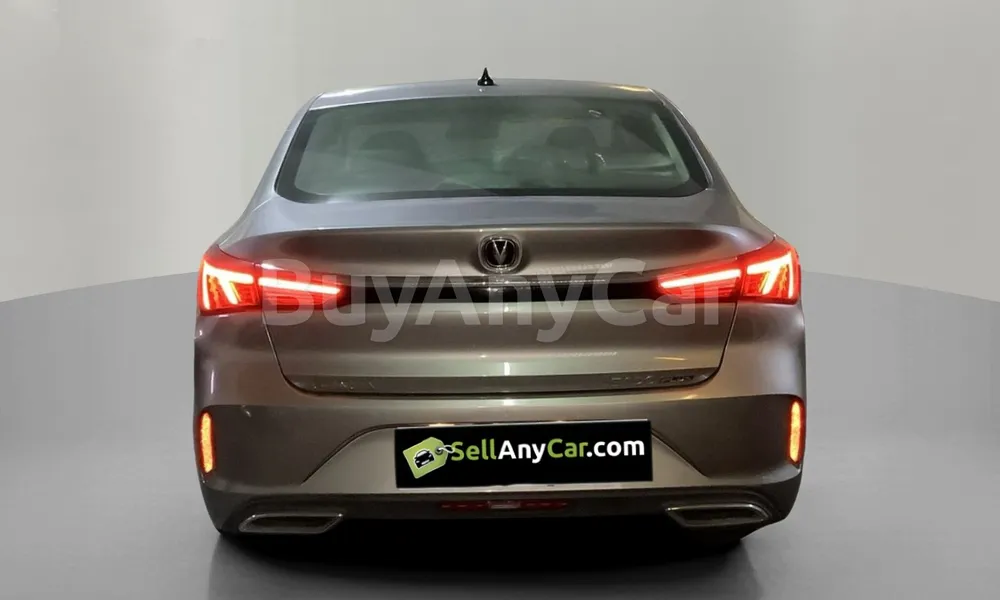 Vehicle photo 2