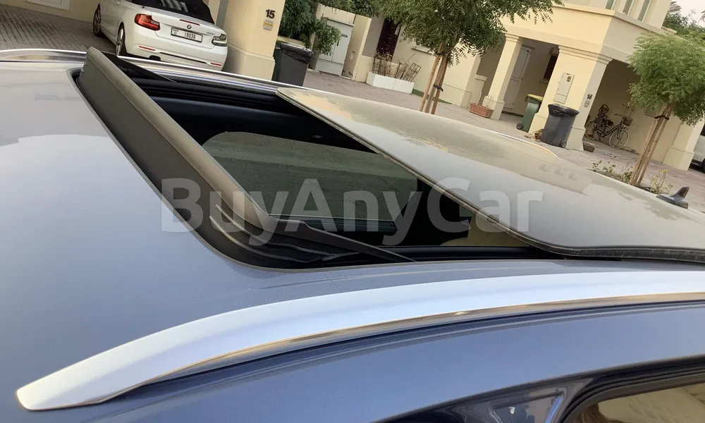 Vehicle photo 5