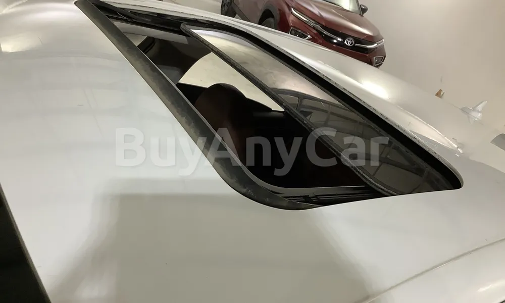 Vehicle photo 5