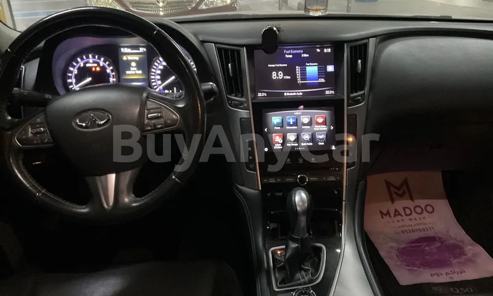 Vehicle photo 6