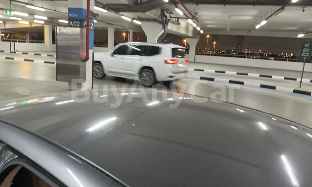 Vehicle photo 7